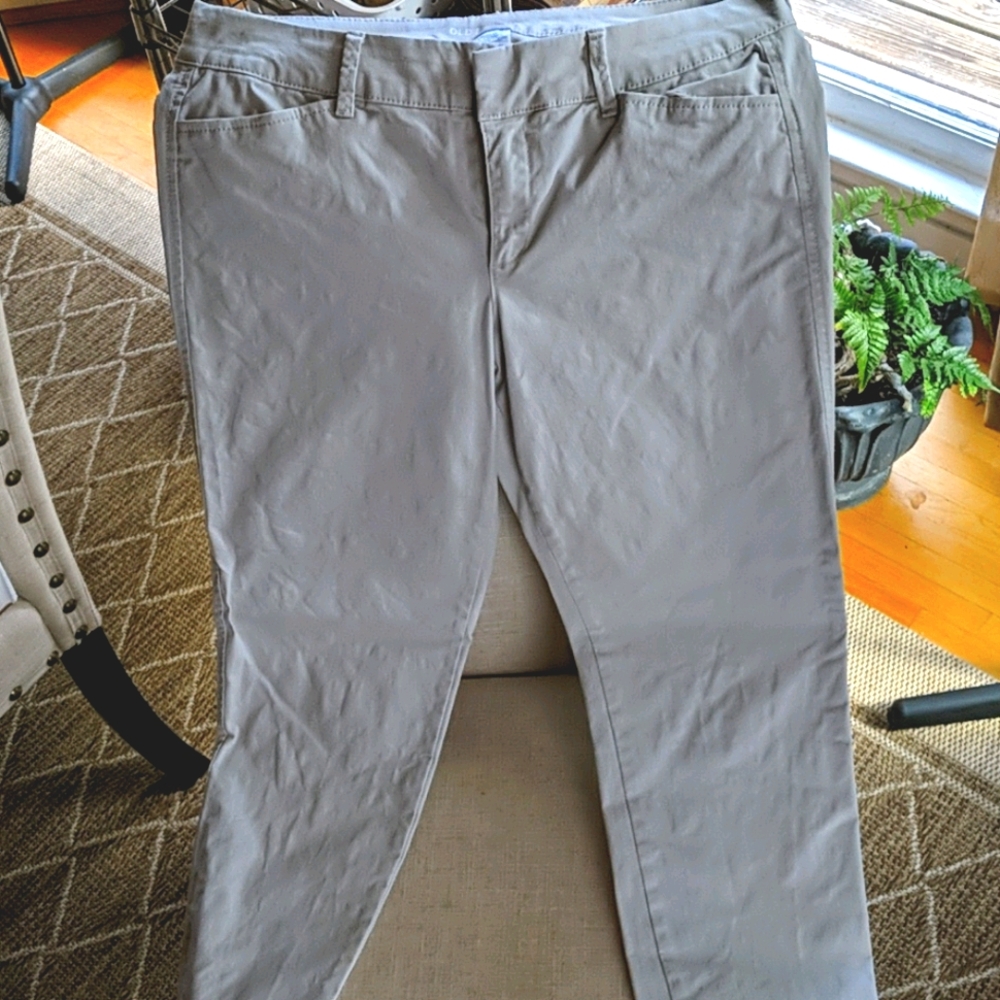 Old Navy cropped long pants size 4 regular